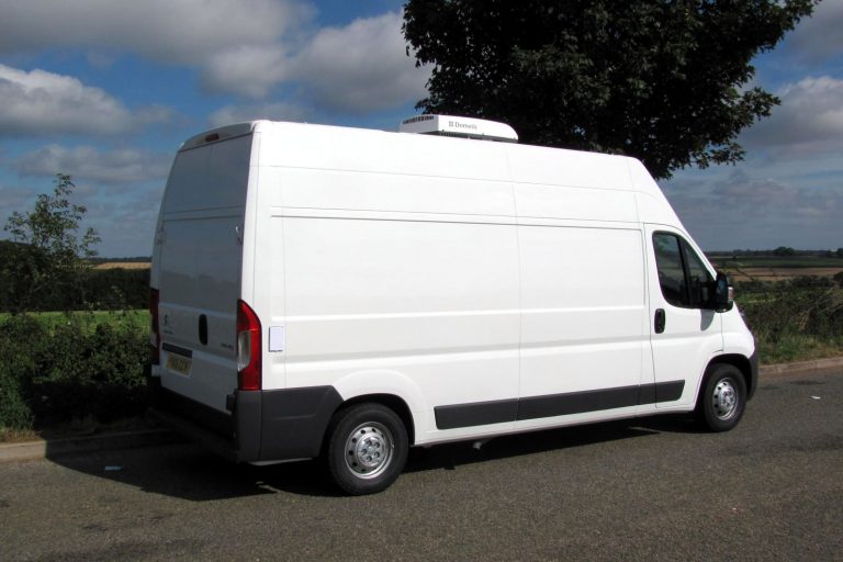 roof mounted air conditioning unit
