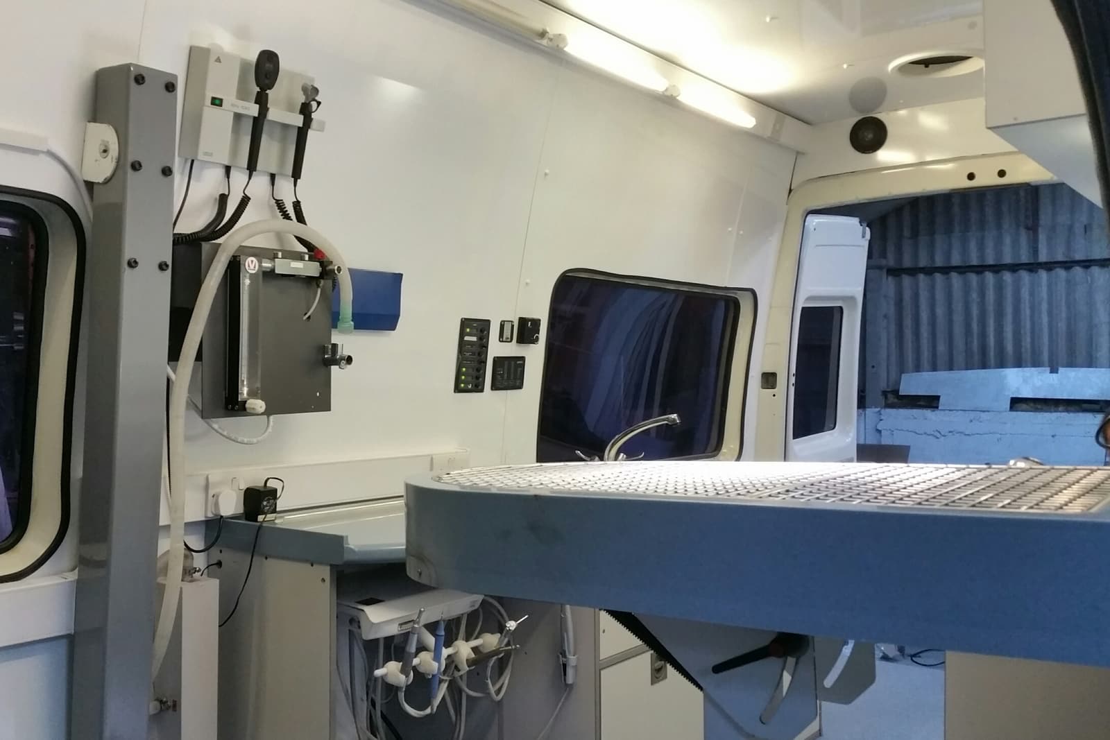 Mobile veterinary surgery
